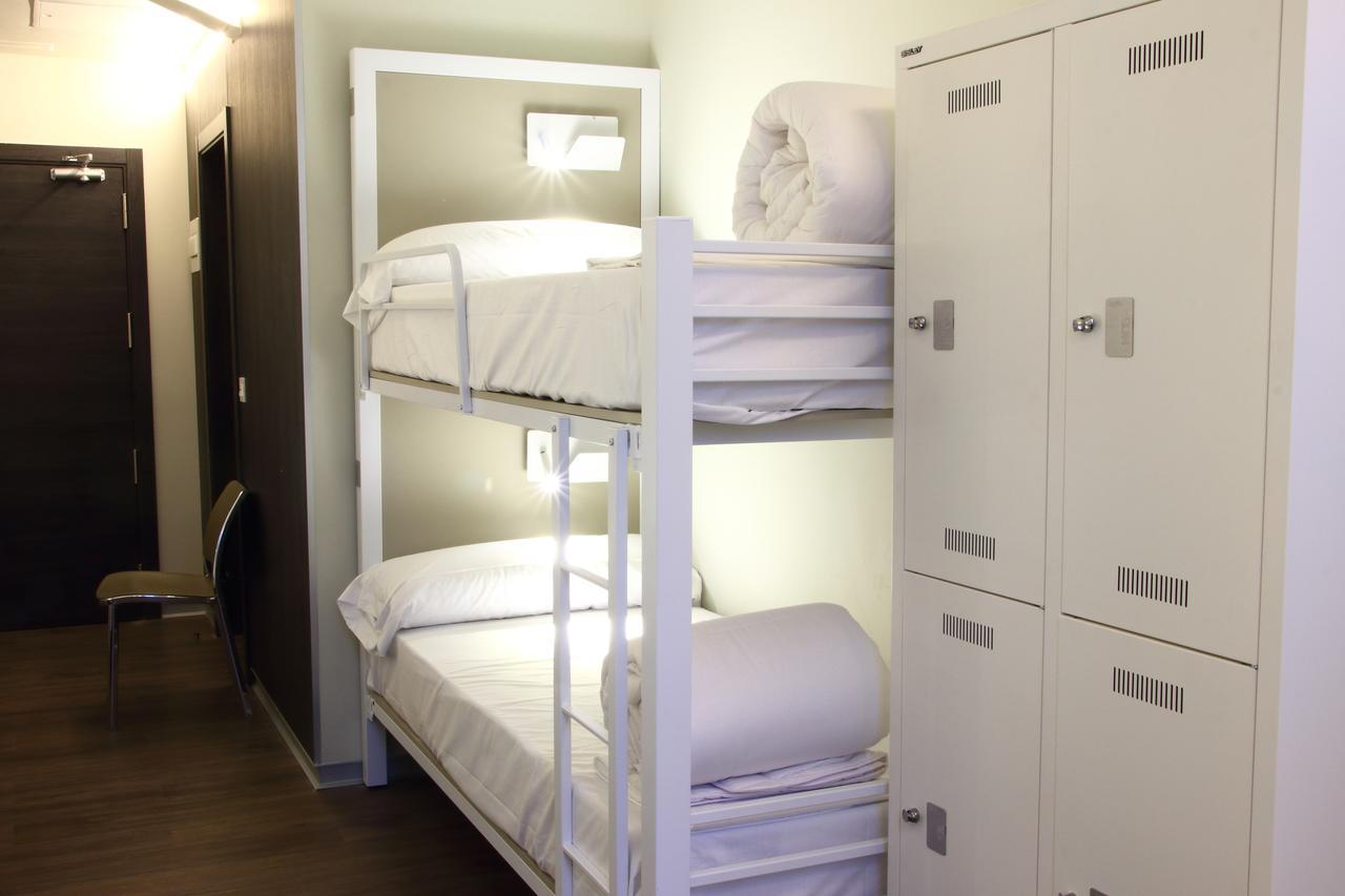 Poshtel Bilbao - Premium Hostel Ngoại thất bức ảnh