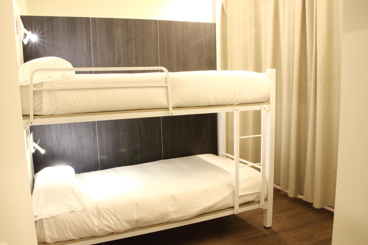 Poshtel Bilbao - Premium Hostel Ngoại thất bức ảnh