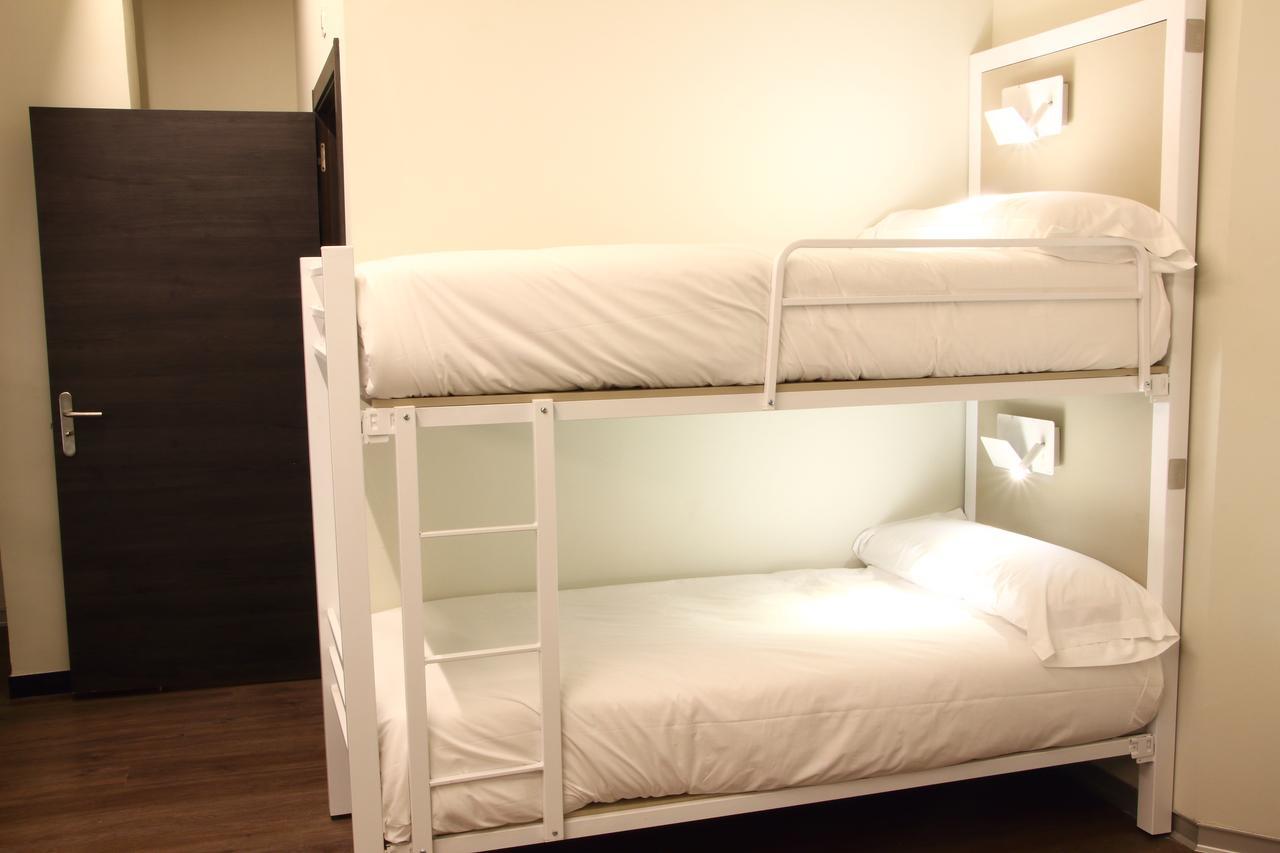 Poshtel Bilbao - Premium Hostel Ngoại thất bức ảnh