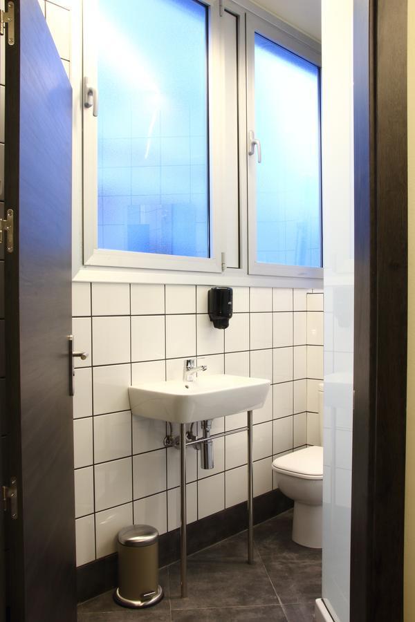Poshtel Bilbao - Premium Hostel Ngoại thất bức ảnh