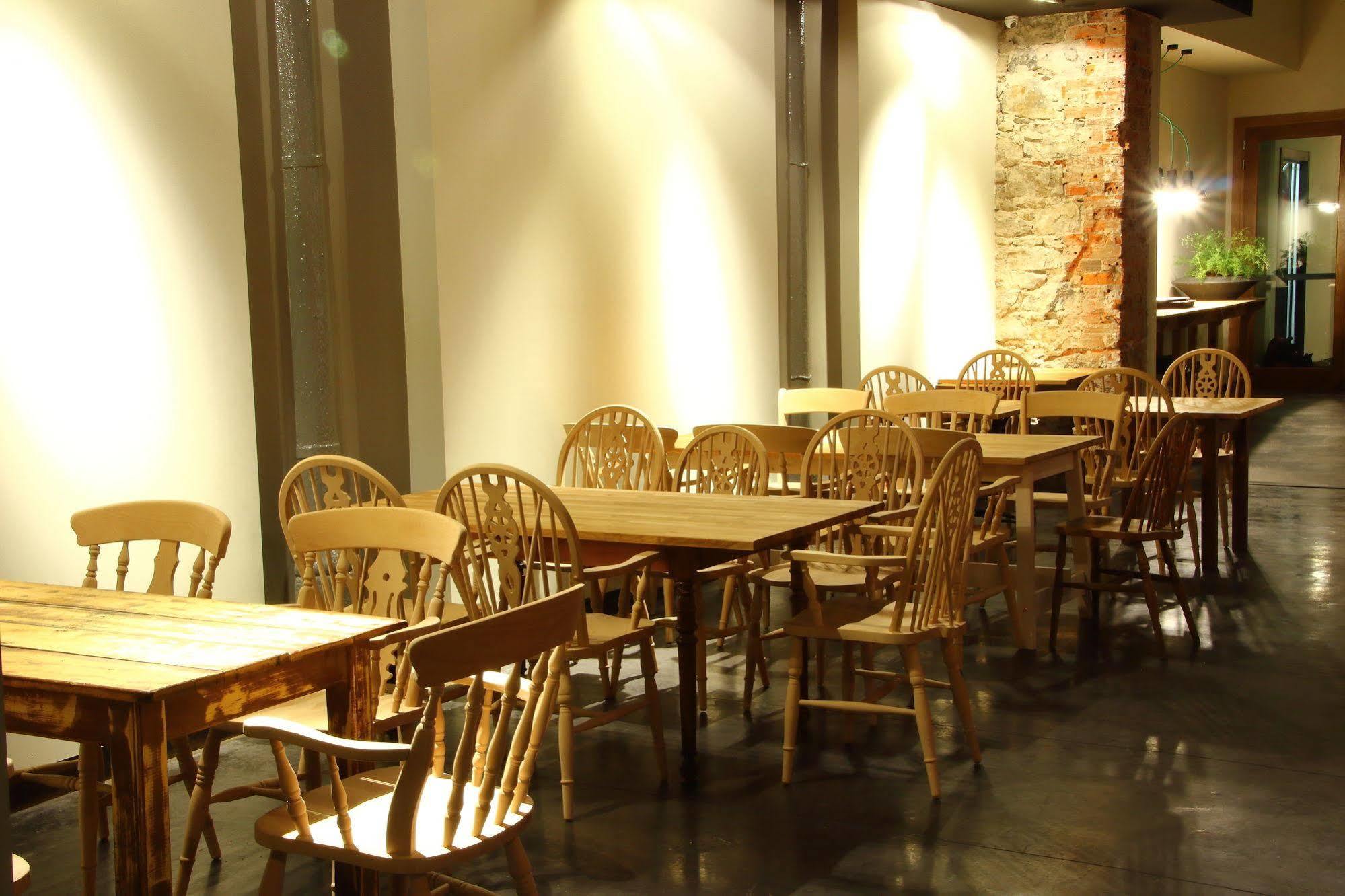 Poshtel Bilbao - Premium Hostel Ngoại thất bức ảnh