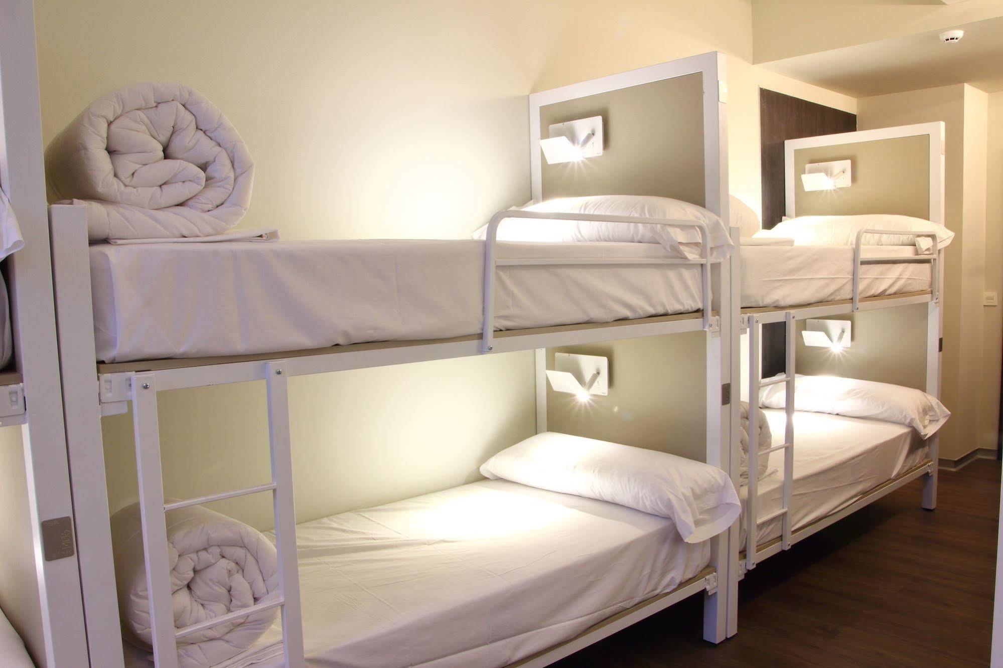 Poshtel Bilbao - Premium Hostel Ngoại thất bức ảnh