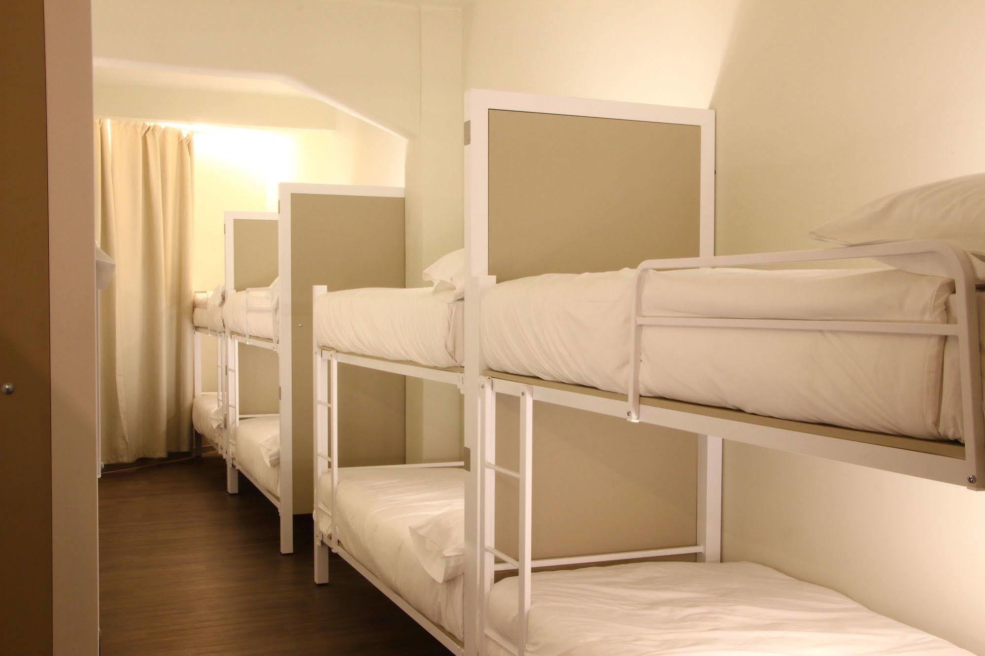 Poshtel Bilbao - Premium Hostel Ngoại thất bức ảnh