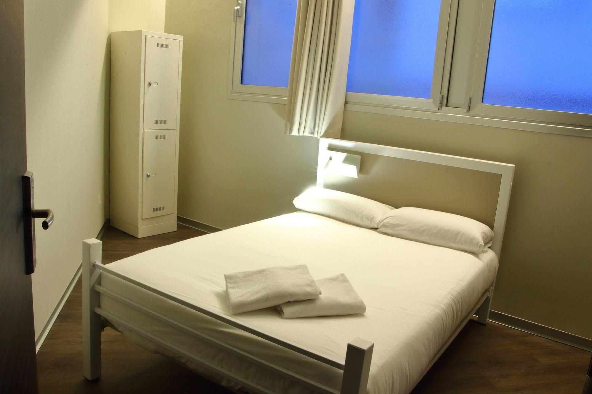 Poshtel Bilbao - Premium Hostel Ngoại thất bức ảnh